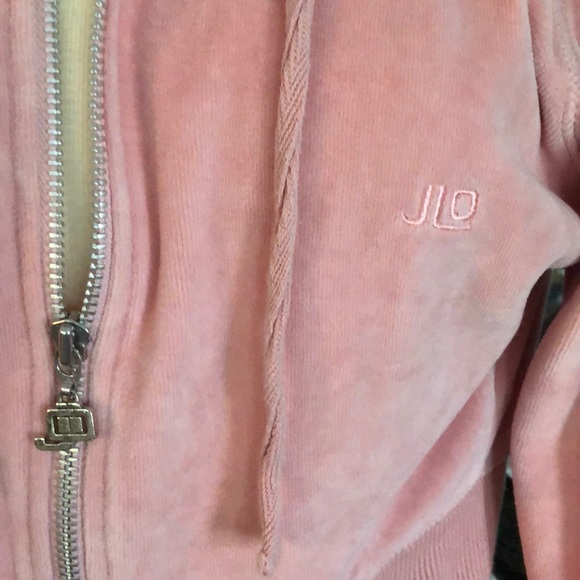 Jennifer Lopez (JLo) sweatsuit - Picture 3 of 8